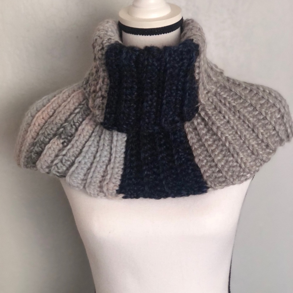 SPLIT COWL NECK WARMER - Picture 4 of 5